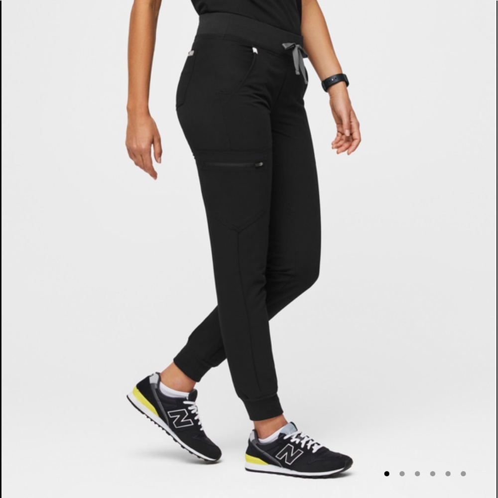FIGS Zamora Jogger Scrub Pants Size Med-Petite